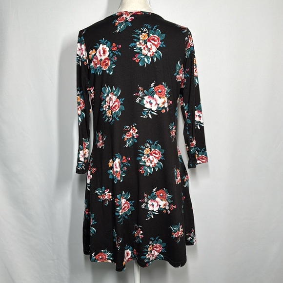 ❤️3/$30 Lildy Floral 3/4 Sleeve Black Tunic Dress - Picture 6 of 9